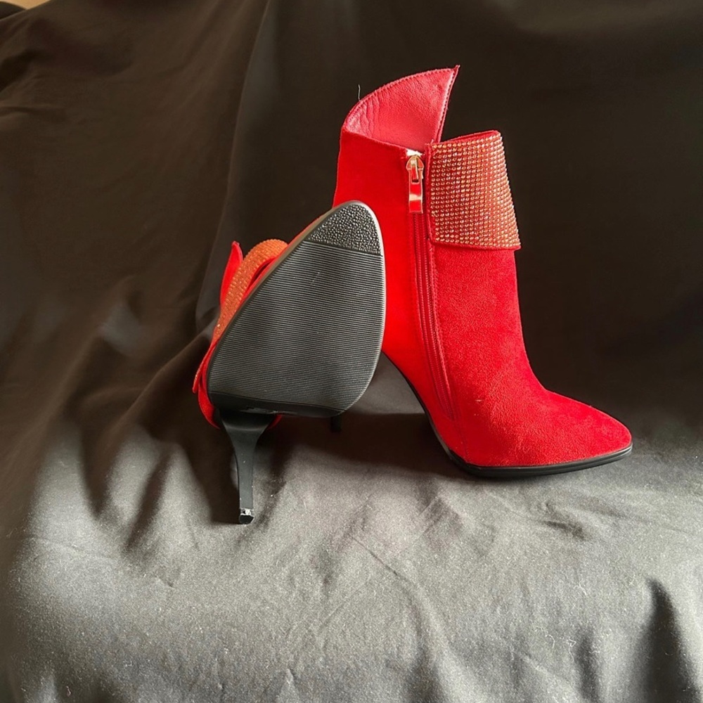 New red high heels